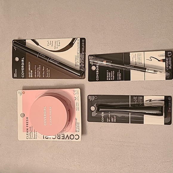 COVERGIRL MAKEUP BUNDLE OF 4 ITEMS - Picture 1 of 9